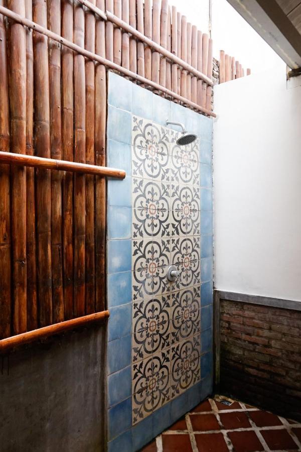Albergue Good Karma Yogyakarta Exterior foto
