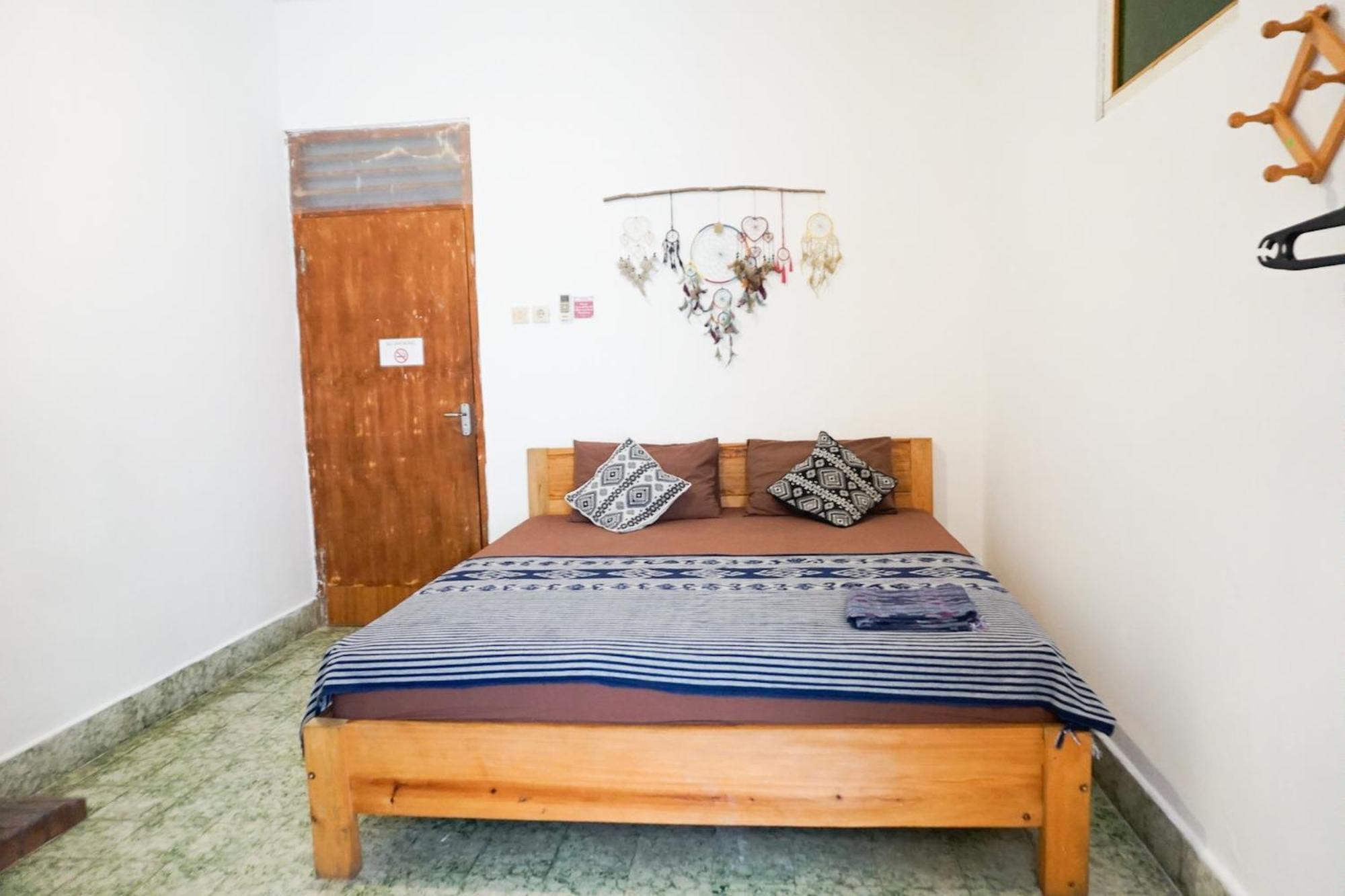 Albergue Good Karma Yogyakarta Exterior foto