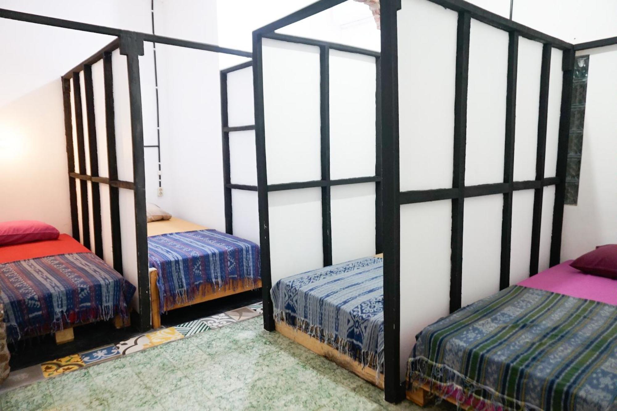 Albergue Good Karma Yogyakarta Exterior foto