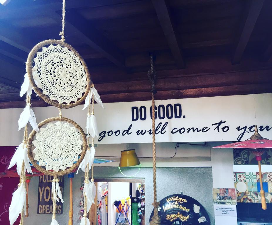 Albergue Good Karma Yogyakarta Exterior foto