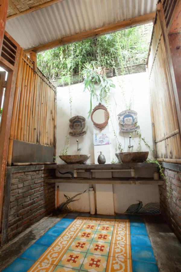 Albergue Good Karma Yogyakarta Exterior foto